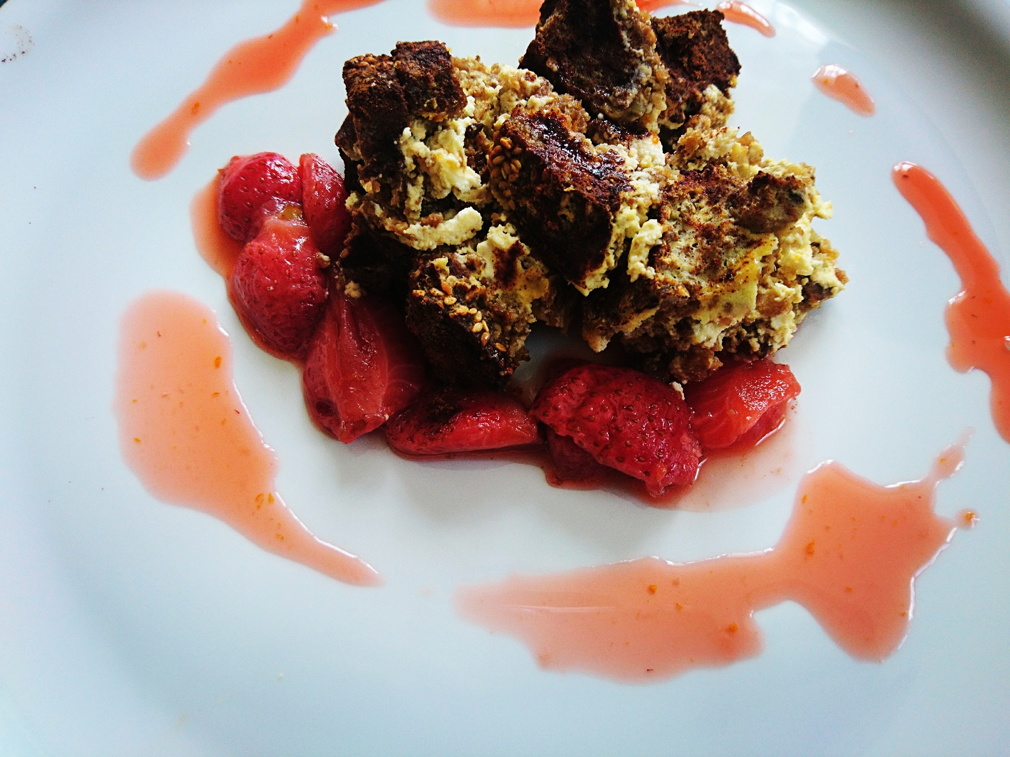 Chlebowy pudding z ricottą z sosem na bazie truskawek i Cremant Rose