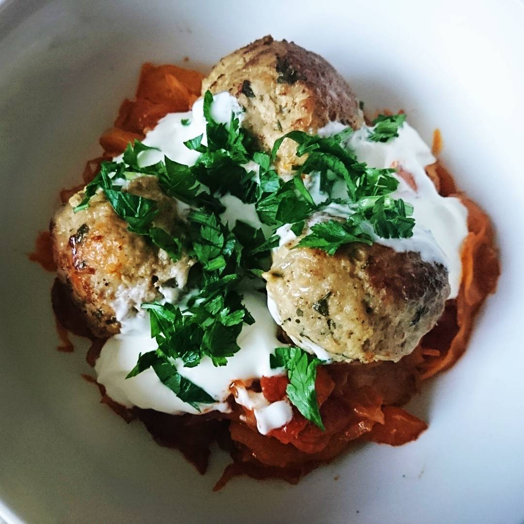 Pulpeciki z kapustą i chorizo