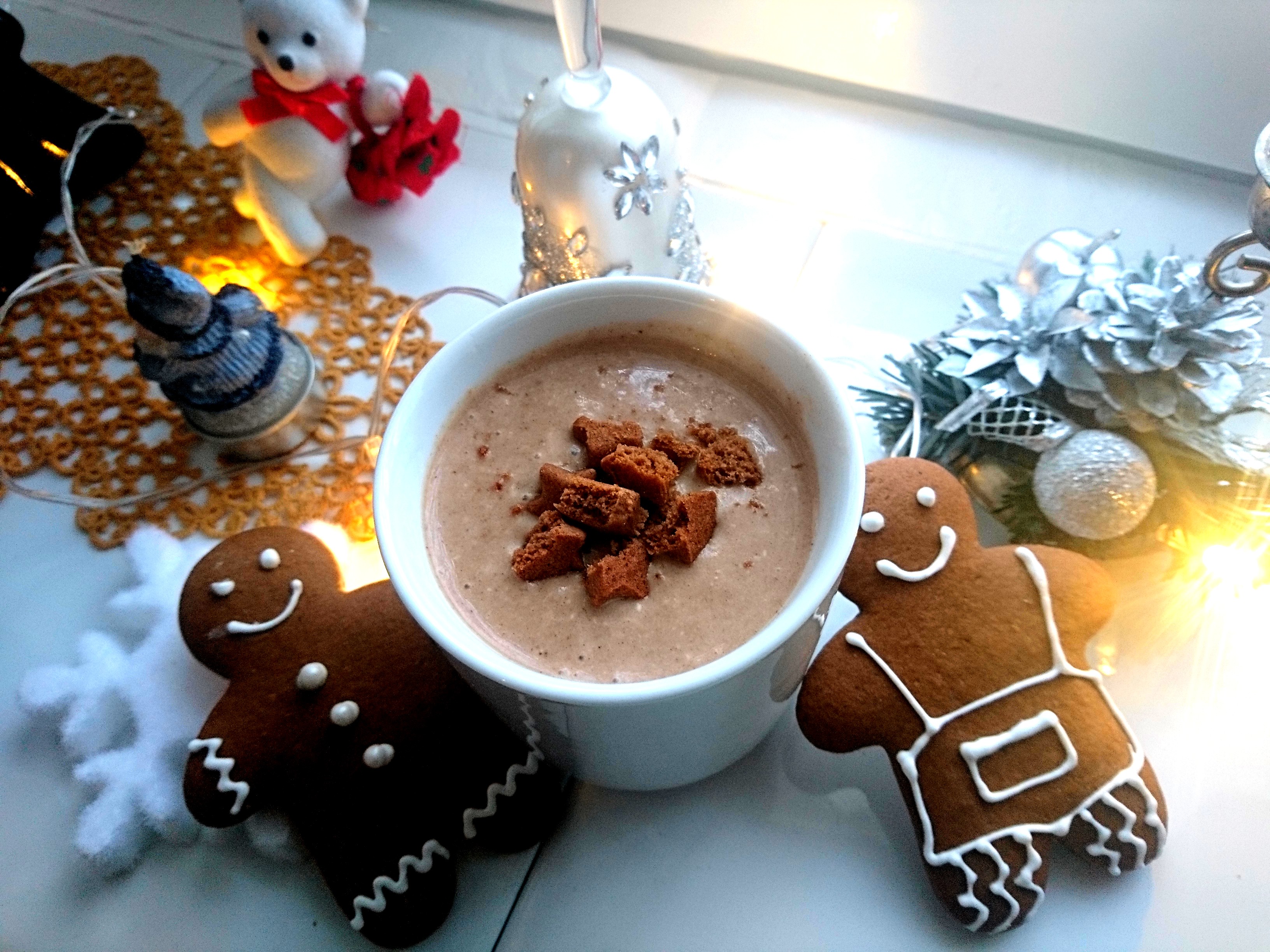 Świąteczne smoothie z pierniczkami